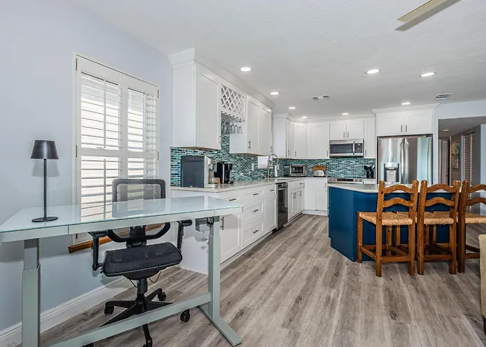 Peaceful Beachfront 30' Deck With Sweeping Views Apartment Clearwater Beach