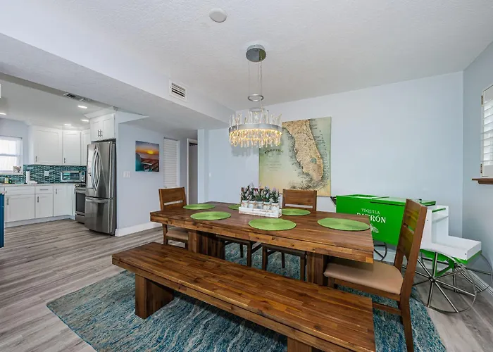 Apartment Peaceful Beachfront 30' Deck With Sweeping Views Clearwater Beach