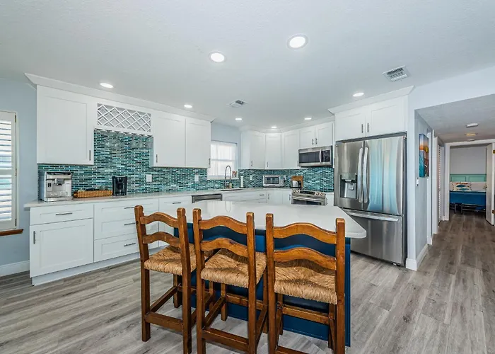 Peaceful Beachfront 30' Deck With Sweeping Views Apartment Clearwater Beach