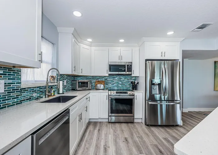 Apartment Peaceful Beachfront 30' Deck With Sweeping Views *