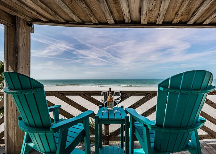 Peaceful Beachfront 30' Deck With Sweeping Views Apartment *
