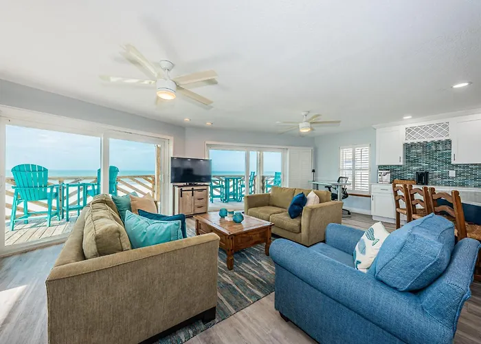 Peaceful Beachfront 30' Deck With Sweeping Views